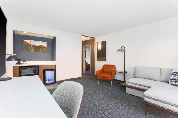 Courtyard by Marriott Tucson Airport image 19
